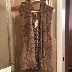 Mystree fur throw on